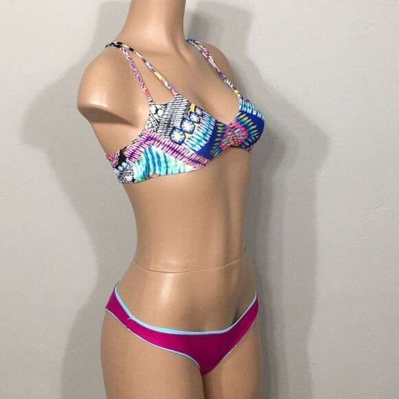 PILYQ multicolored reversible bikini set. NWT - Picture 2 of 16